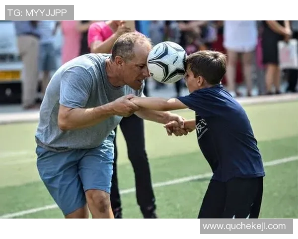 足球明星儿子搞笑集锦 父子默契爆笑瞬间 让你捧腹大笑